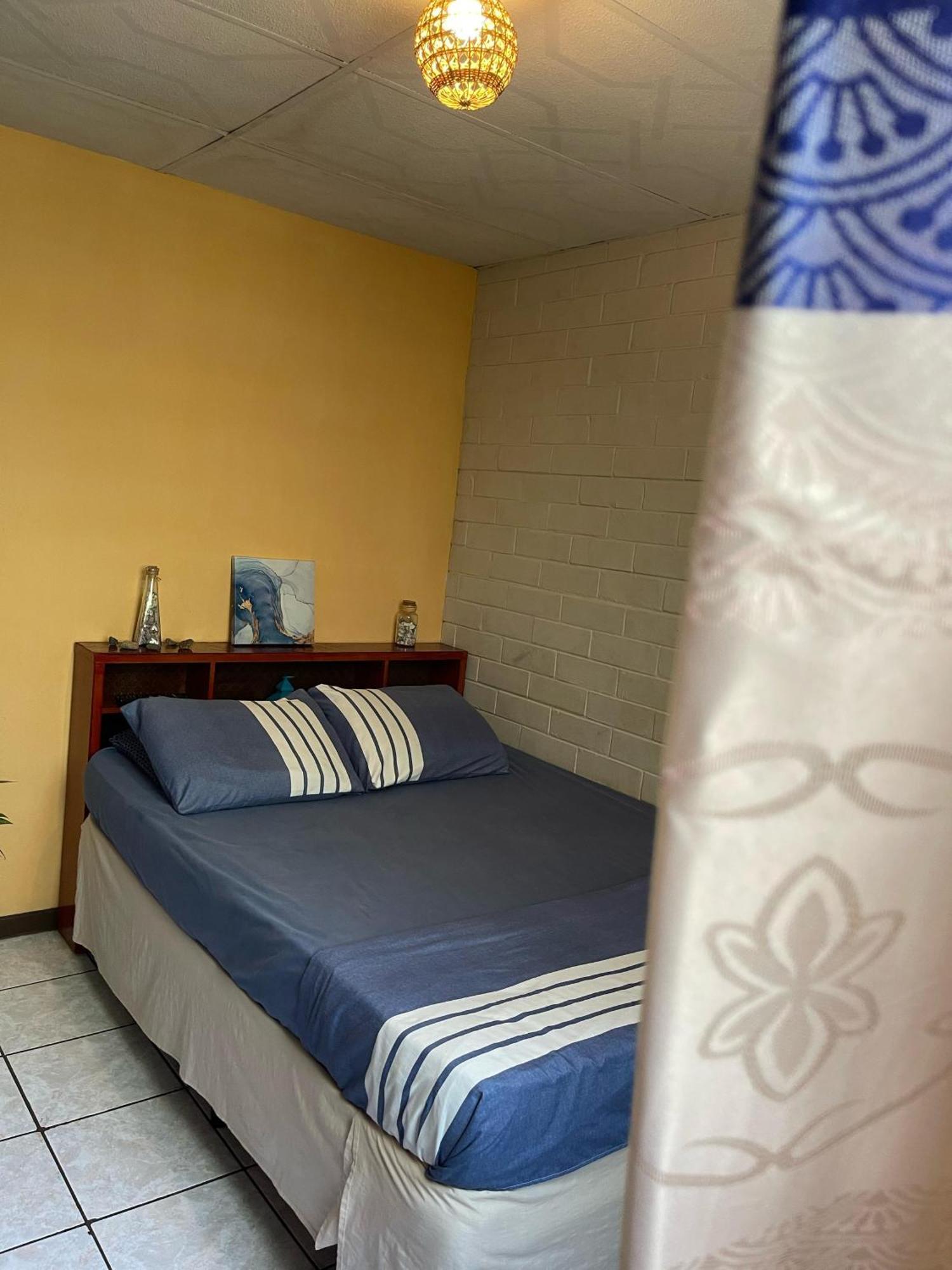 Pool House Hostel サンタ・アナ エクステリア 写真